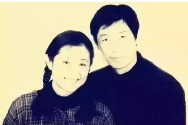 91年春晚,倪萍拿4张白纸撒下