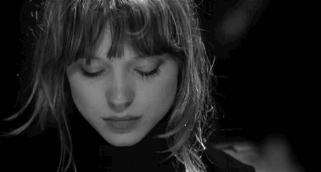 《阿黛尔的生活》蓝发帅T。