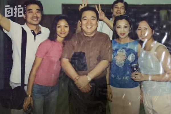 我,电视台女主持,22岁在化妆间突然倒下,33岁坐轮椅重返主播台