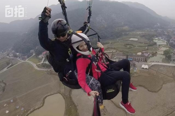 我,电视台女主持,22岁在化妆间突然倒下,33岁坐轮椅重返主播台