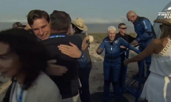 我国首个富豪明年要太空旅行,豪气直接包下整艘飞船,带5人前往