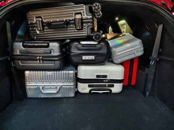 春节2000公里长测唐DM-i,一箱油跑1000多公里,开起来感觉是电车