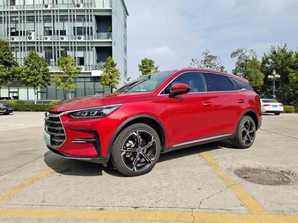 春节2000公里长测唐DM-i,一箱油跑1000多公里,开起来感觉是电车