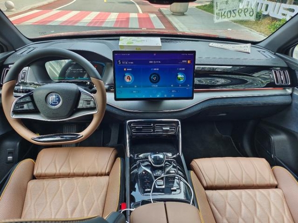 春节2000公里长测唐DM-i,一箱油跑1000多公里,开起来感觉是电车