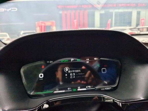 春节2000公里长测唐DM-i,一箱油跑1000多公里,开起来感觉是电车