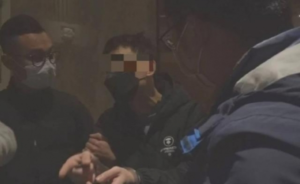 37岁男演员彭伟明被捕入狱,曾恐吓林志玲师妹,被抓画面曝光