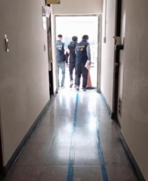 37岁男演员彭伟明被捕入狱,曾恐吓林志玲师妹,被抓画面曝光