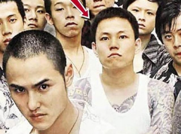 37岁男演员彭伟明被捕入狱,曾恐吓林志玲师妹,被抓画面曝光