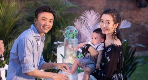 乌龙!李晟辟谣与李佳航婚变传闻:图是假的,闺蜜没发,感情很好