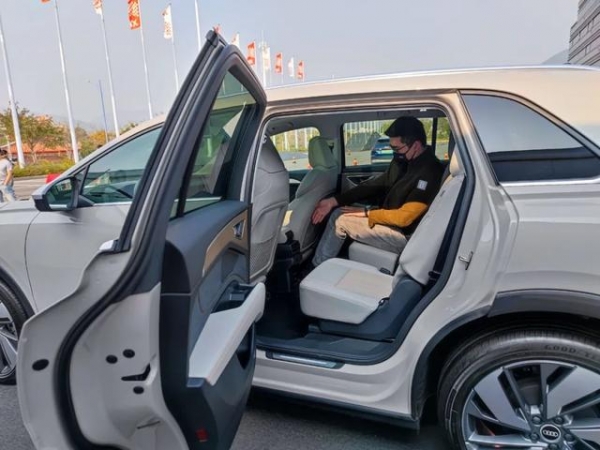 调校功力远超新势力!场地试驾上汽奥迪Q5 e-tron