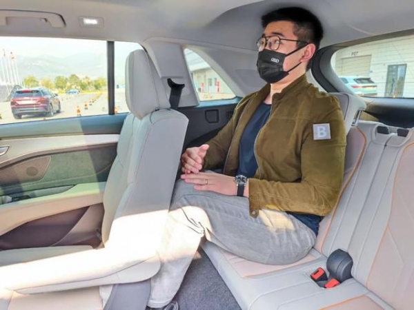 调校功力远超新势力!场地试驾上汽奥迪Q5 e-tron