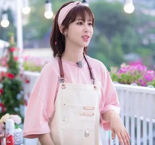 阚清子回应质疑,明星们为何频繁上综艺?曝光度比影视剧快多了