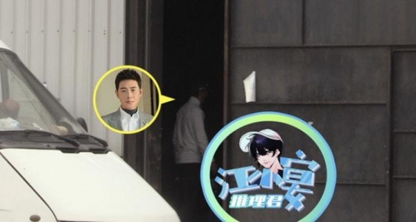 唐嫣夫妇罕见撒糖!罗晋亲自开车接老婆回家,两人感情甜蜜如热恋