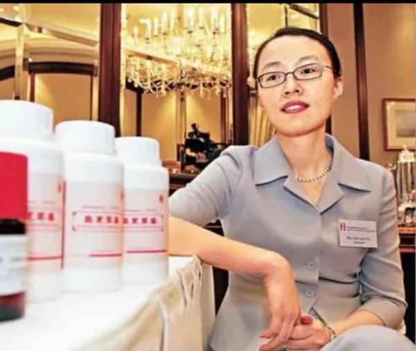 最神秘女首富被查!背靠十大烟厂身价几百亿,从不对人透露发家史