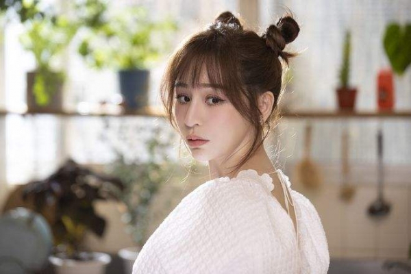 40岁王心凌冲上热搜!唱《爱你》翻红,她出身贫寒至今单身