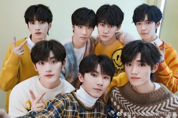 明星高考成绩曝光!贺峻霖严浩翔过线,姚景元复读一年涨8分