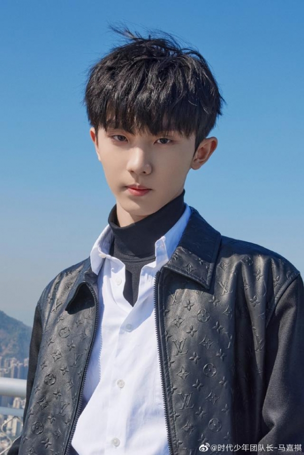 明星高考成绩曝光!贺峻霖严浩翔过线,姚景元复读一年涨8分