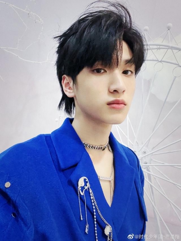 明星高考成绩曝光!贺峻霖严浩翔过线,姚景元复读一年涨8分