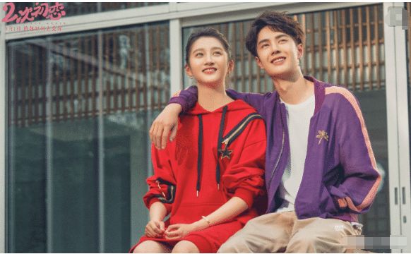 她究竟有多美? 张艺兴喜欢了她5年, 王一博和她仅对视1秒就红了脸