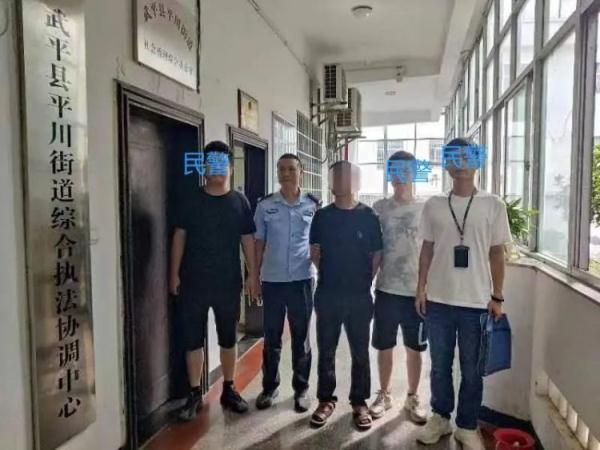 一男一女被房东堵在家里!报警后却发现…