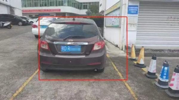 一男一女被房东堵在家里!报警后却发现…