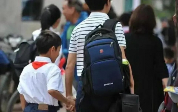 半岛网址中小学高兴了“休息令”预计9月1日实行家长表示很支持！(图14)