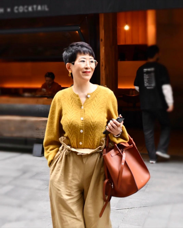 江南JN体育女人不管年纪多大尽量远离这3种“老年色”看着显老、没气质(图12)