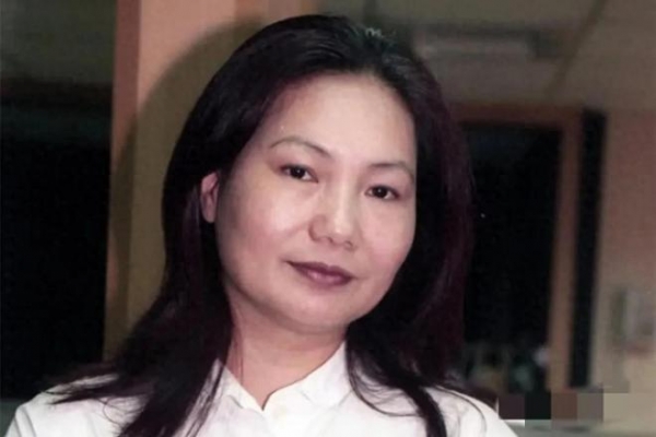 太狠！张兰赴日本先发制人让S妈变笑话连前仇人张朝阳都下场—朝阳吃瓜