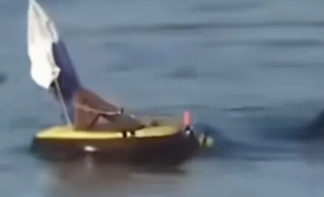 纪实：男子钓鱼发现裸女尸 没裤子手臂上有独特纹身