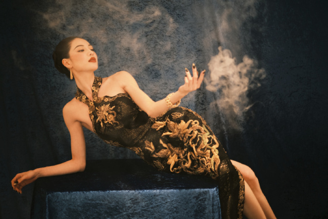 真的大气又好看呢!钟楚曦戛纳红毯东方美人
