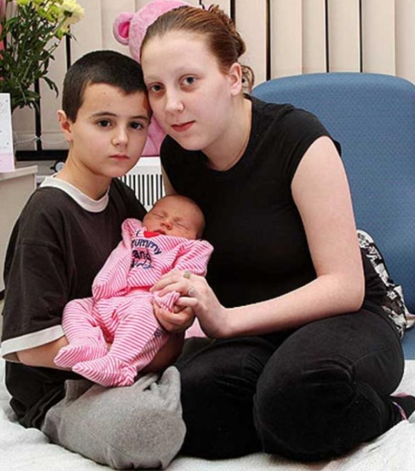 俄罗斯10岁男孩即将当爸，13岁怀孕女孩的家人支持她生下孩子