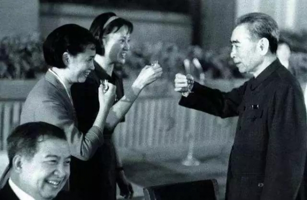5位总统追她，她却隐居农村守寡，中国第一女演员，至今传奇