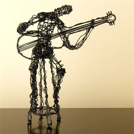 男子买几千斤铁丝把家里铺满周围人以为他疯了几个月后却直呼天才3