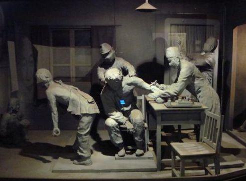 731部队细菌战实录：给中国人灌霍乱牛奶，往血液里注射鼠疫病毒