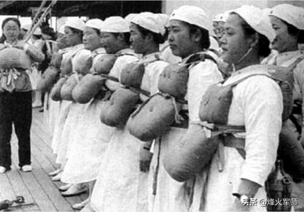 二战时的日本女人到底有多坏？看完才知道，原子弹下真的无冤魂