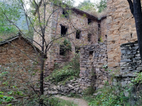 中国第一鬼村藏在荒山人人知名字却是偷来的