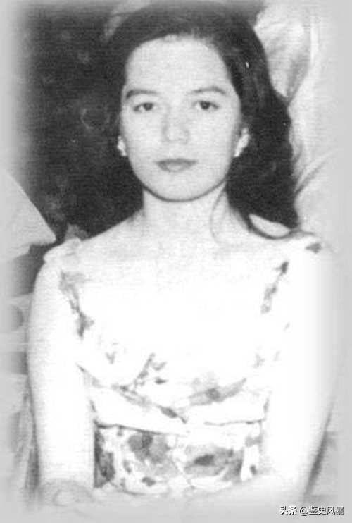 蒋纬国婚姻悲剧：娶了年轻20岁的后妻,却难忘旧爱,遗言与前妻合葬