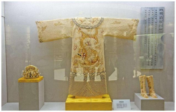 康熙女儿墓出土一件龙袍光珍珠就十几万颗专家彻底被震撼