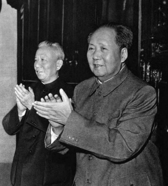 指挥大军百战百胜的毛主席，却为何一辈子从来不愿意碰枪？