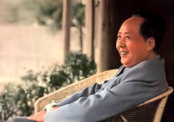 指挥大军百战百胜的毛主席，却为何一辈子从来不愿意碰枪？