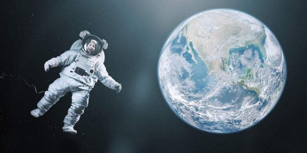 多名宇航员永远留在太空他是最远太空游客将飞出太阳系