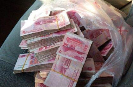 65岁乞丐乞讨2亿现金装身上被警方逮捕后惊呆众人