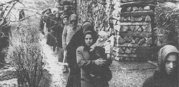 因打骂妻子，15年村中300多名男人全部去世，直接沦为“寡妇村”