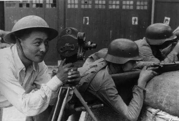 1937年，一个哭泣的中国婴儿让国际谴责日本，摄影师被悬赏通缉