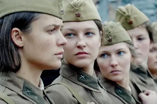 二战时，德军对苏联女兵做了啥？致苏军对200万德国女性疯狂报复