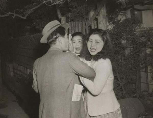 日本投降后，日本女人为何争着嫁给中国男人？甚至三五个嫁一个