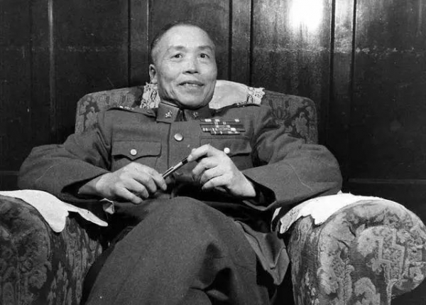 蒋介石身为民国总统，月薪多少？相当于现在多少人民币？