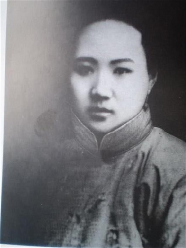 中国最排面的婴儿：出生时军队保护产房，国家鸣13响礼炮为他庆生
