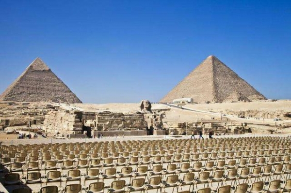 埃及一幅壁画解谜，建筑金字塔的时候，运输石雕用的工具竟是滑撬