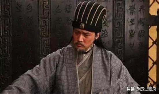 诸葛亮墓1700年无人敢盗，坟上大树很神秘